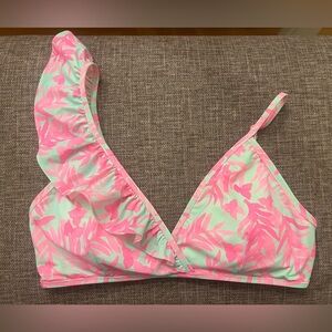 Vineyard Vines bathing suit top 
Size medium